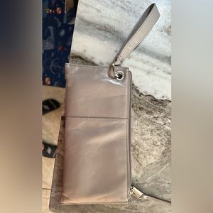 Hobo Vida Wristlet Grey